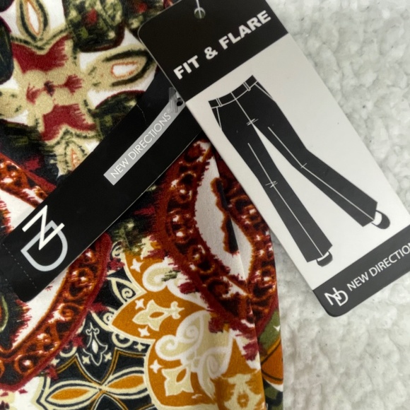 NWT Women’s Large, New Directions Flared Multi-Colored Pants - Picture 8 of 13